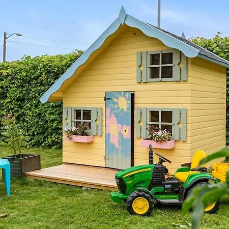 Helt Hjem Med Stor Hage Og Boblebad. Hébergement de vacances